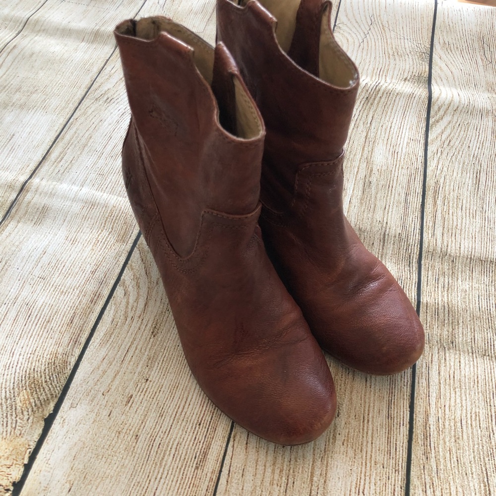 Frye Carson wedges 7.5 - Picture 6 of 8